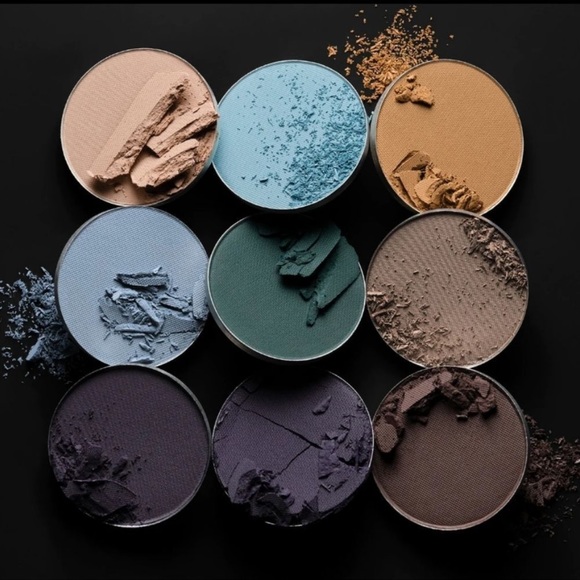 MORPHE Matte Essentials 9C Artistry Eyeshadow Palette - Picture 2 of 8